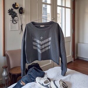 Grayson Threads Cropped Graphic Sweatshirt | XXL | Street Style Vibes